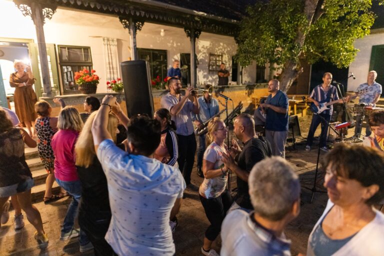 SALSA, RUMBA ÉS LATIN JAZZ – SON TRÉS